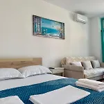 Flower Cozy Flat At Santorini Himarë