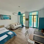 Flower Cozy Flat At Santorini Apartmán