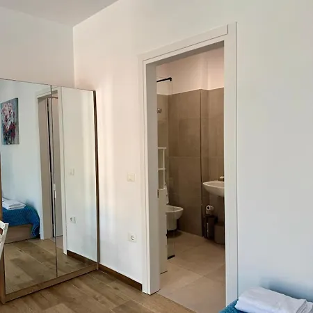 Flower Cozy Flat Santorini 5 Minutes Walking From The Sea Free Parking *