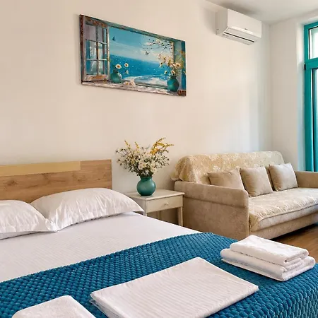 Flower Cozy Flat Santorini 5 Minutes Walking From The Sea Free Parking
