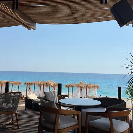 Flower Cozy Flat Santorini 5 Minutes Walking From The Sea Free Parking 公寓